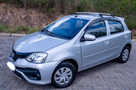 TOYOTA ETIOS 1.3 X 16V FLEX 4P AUTOMÁTICO TOYOTA ETIOS 1.3 X 16V FLEX 4P AUTOMÁTICO
